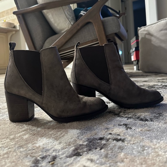 Suede booties - Picture 3 of 5